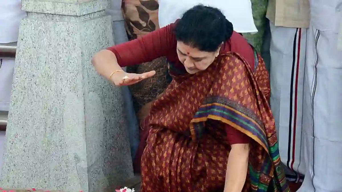 அ.இ.பு.ம.மு.க. என்ற கட்சியை தொடங்கினார் சசிகலா!